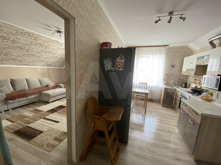 2-к. квартира, 54 м², 3/3 эт.