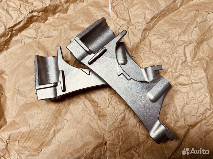 Кронштейн двигателя правый Camry 70 RAV 4 XA50 2.5