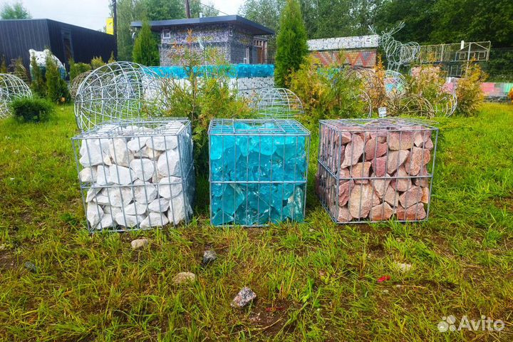 Клумба из габиона с наполнением