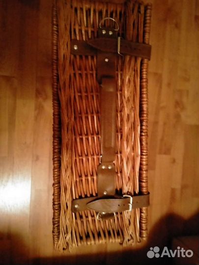 2 плетеных чемодана с набором посуды для пикника