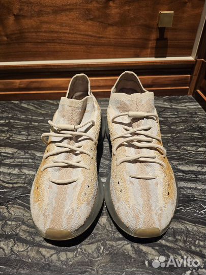 Кроссовки adidas yeezy