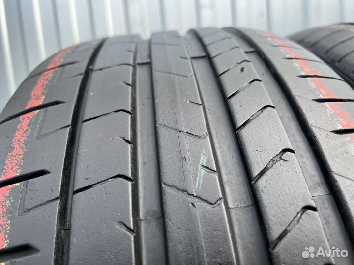 Pirelli P Zero PZ4 245/35 R21