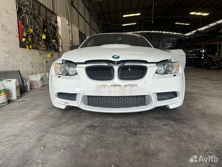 Разбирается BMW 3' E93 LCI M3 S65 01.12.2011
