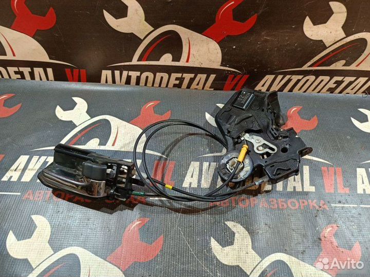 Замок двери задний правый Toyota Wish Xe10 минивэн