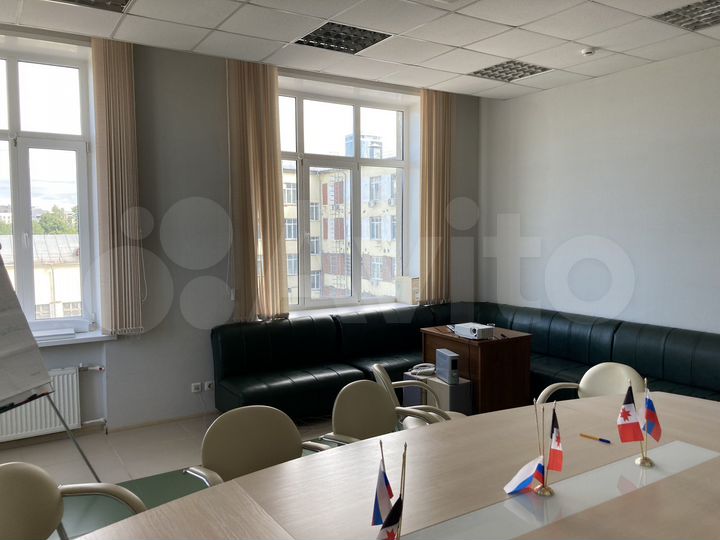 Офисные помещения 1140 м²