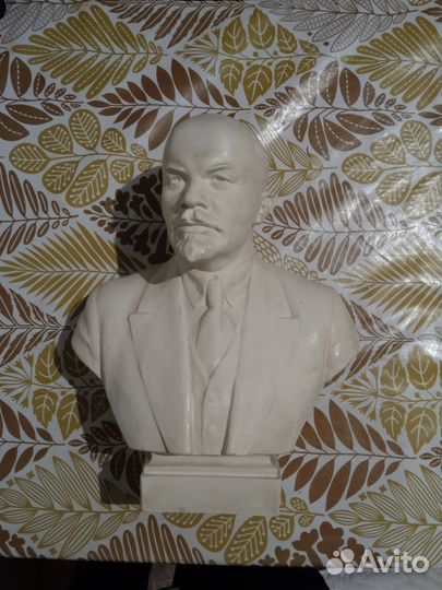 Бюст Ленина