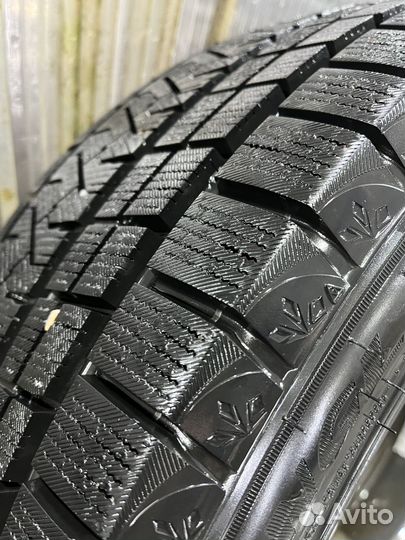 Triangle Snowlink PL02 235/45 R18 98V