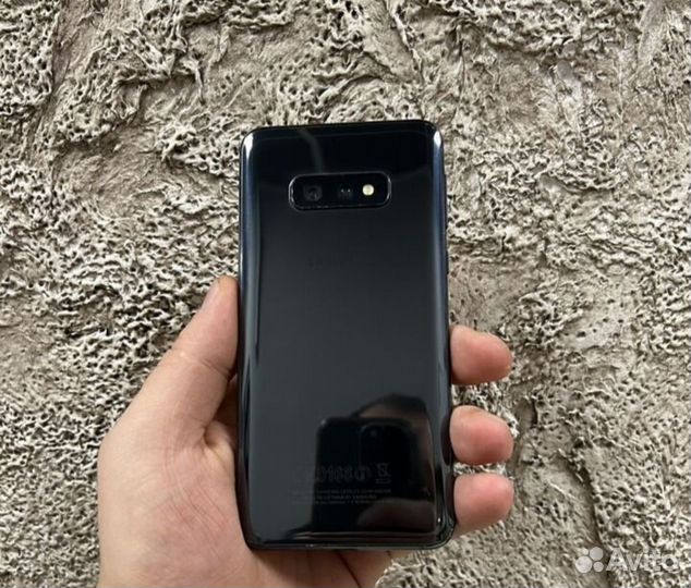 Samsung Galaxy S10e, 6/128 ГБ