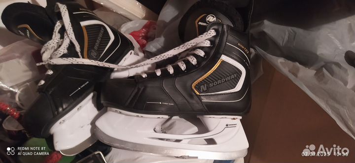 Коньки хоккейные