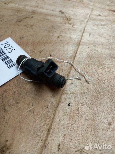 Форсунка топливная Audi A8 4D2 AUW