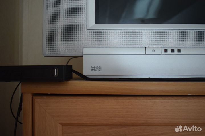 Телевизор Philips большой