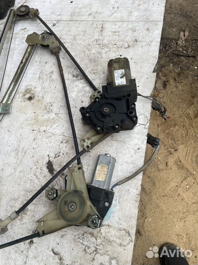 Стеклоподъемники передние Chevrolet Niva