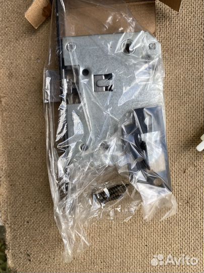 Замок дверной