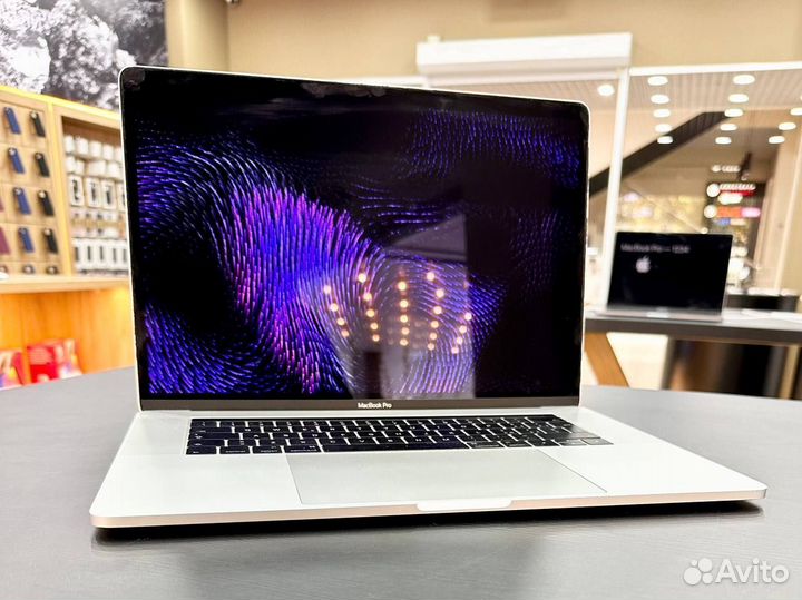 Macbook pro 15 2016 i7 512gb