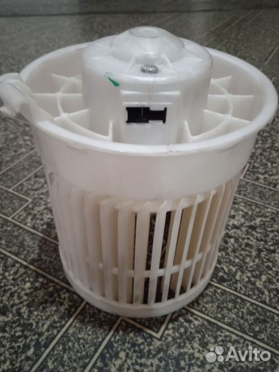 Вентилятор отопителя Nissan X-trail