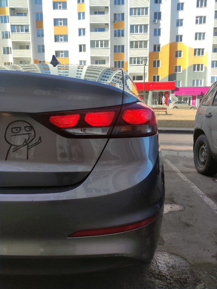 Hyundai Elantra: фото владельца