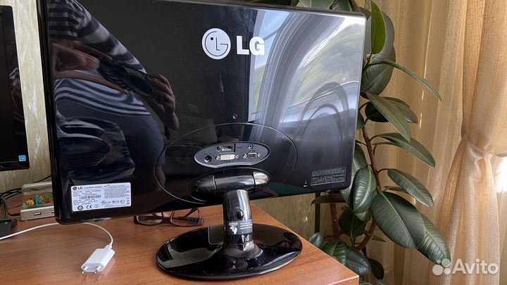 Монитор LG