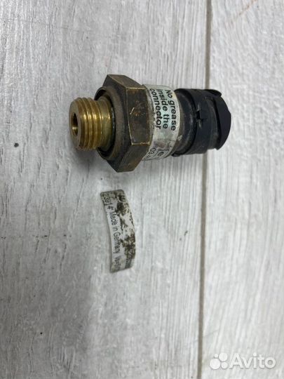 Датчик давления воздуха в пневморессоре Volvo Fe
