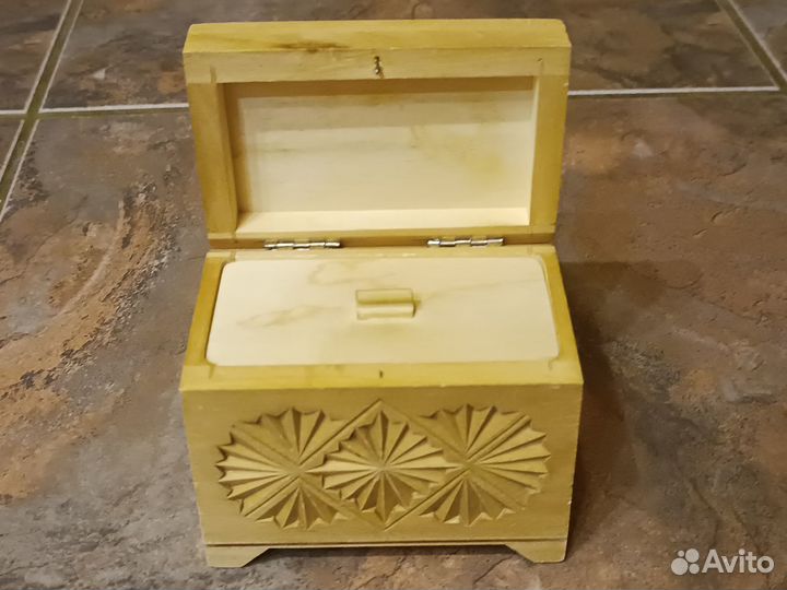 Сувениры из дерева и бересты