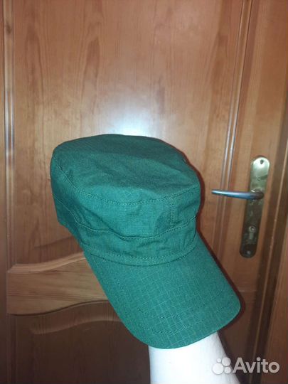 Кепка военная зелёная с какардой