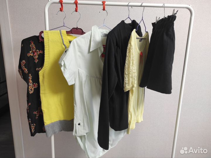 Женская одежда (жилет, шорты, рубашка, блузка)