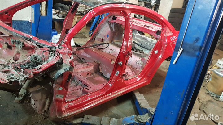 Порог с центральной стойкой левый