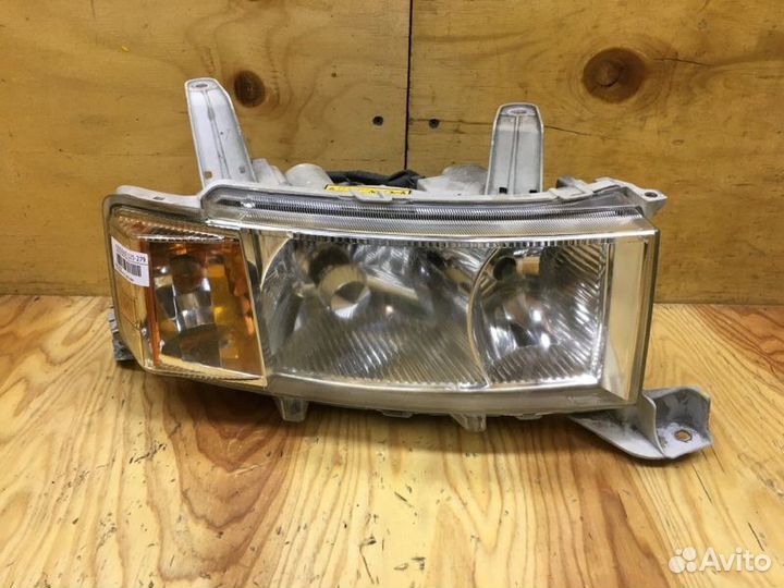 Фара передняя Toyota Bb NCP30 2nzfe 2004