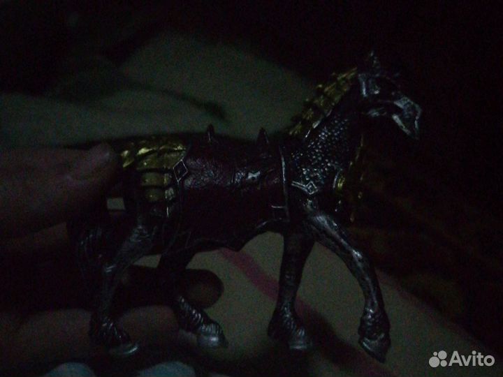 Продам лошадь игрушка
