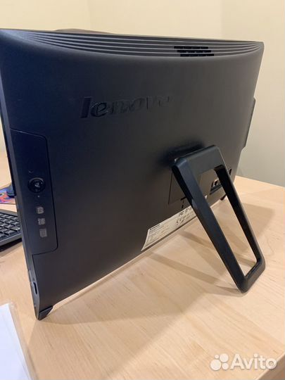 Моноблок Lenovo C260