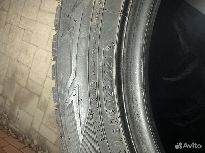 Toyo Observe Ice-Freezer SUV 215/60 R17 100T