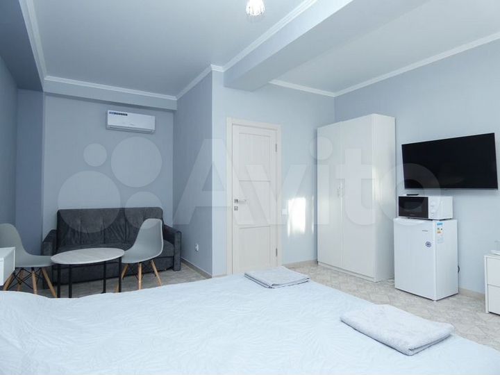 Комната 23 м² в 8-к., 2/2 эт.