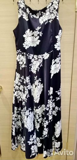 Платье 58 размера с модным принтом 