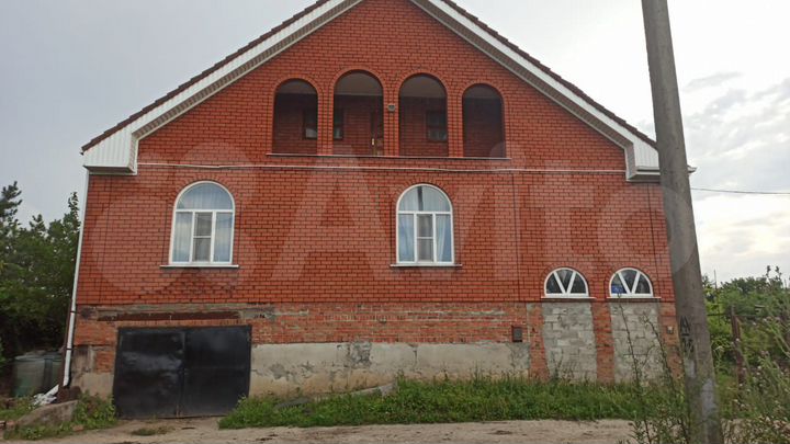 Дом 295 м² на участке 8 сот.