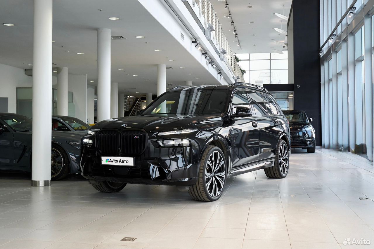 BMW X7 4.4 AT, 2025, 663 км