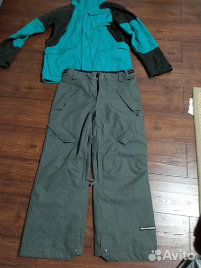 Лыжный спортивный костюм