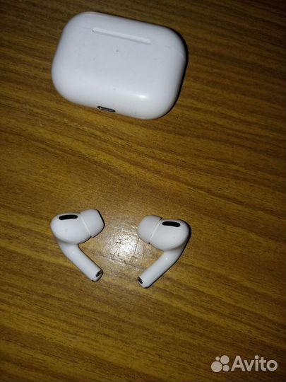 Беспроводные наушники apple airpods