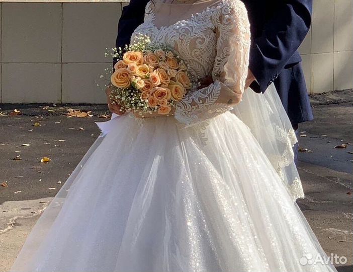 Свадебное платье