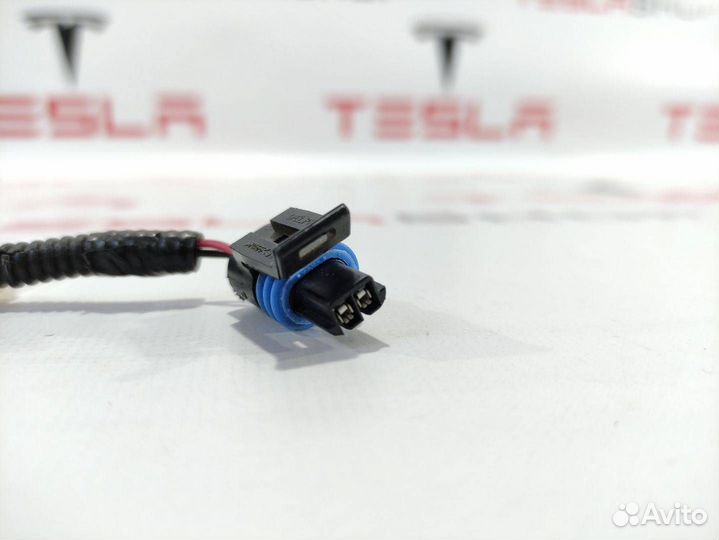 Разъем (фишка) проводки Tesla Model S 2015