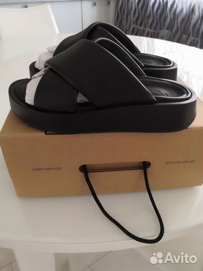 Шлепанцы женские кожаные