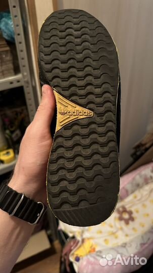 Кроссовки adidas кожаные