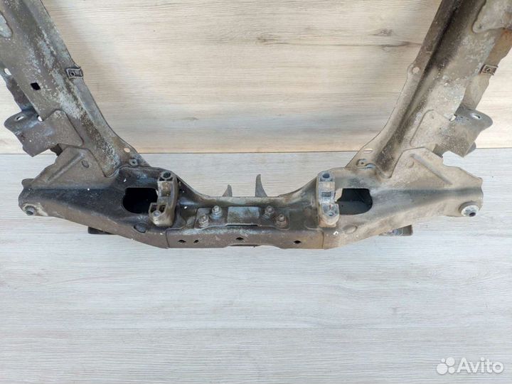 Подрамник передний Renault Clio Symbol