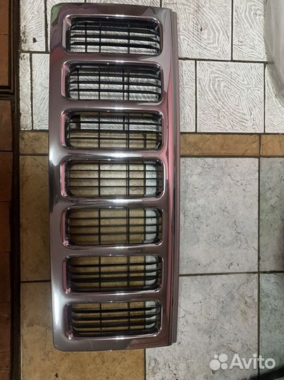 Решетка радиатора Dodge commander