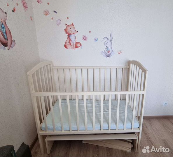 Детская кроватка с маятником. Золушка 3