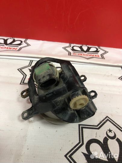 Фара противотуманная передняя левая Toyota Corolla