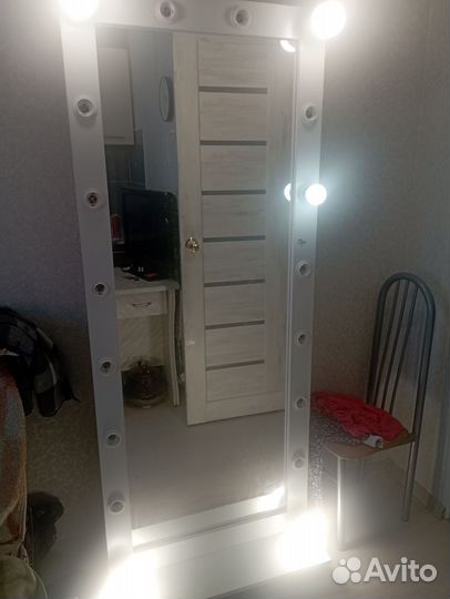 Зеркало напольное