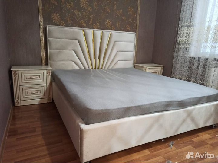 Кровать