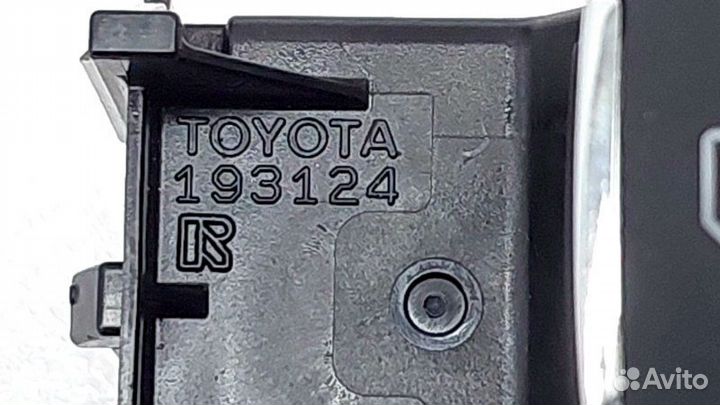 Кнопка стеклоподъемника Toyota Camry 70 2arfe 2020