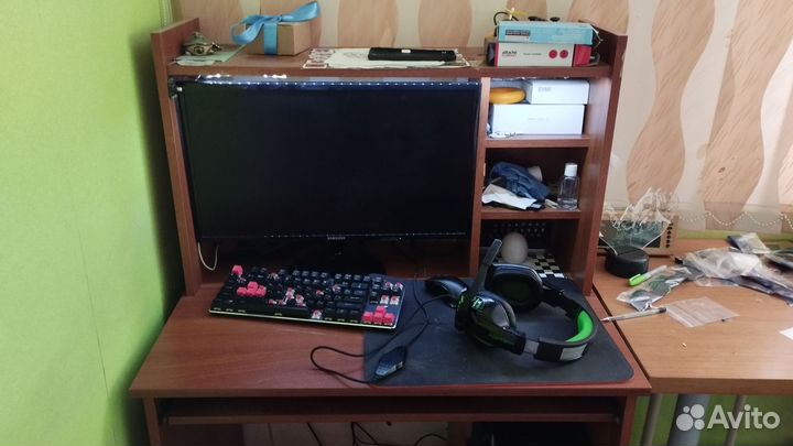 Компьютерный стол