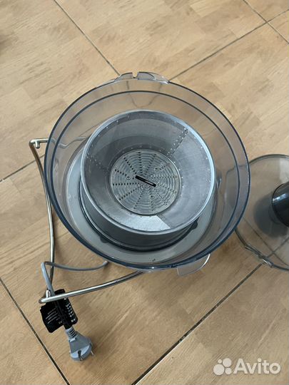 Центробежная Соковыжималка Bork s700, сер металлик