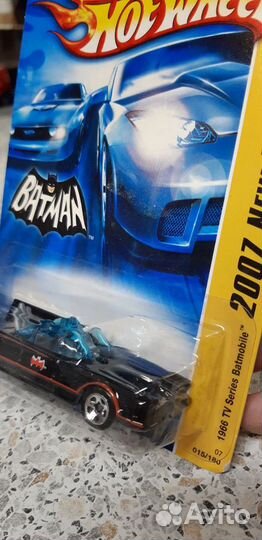 Модель Hot Wheels 1966 TV Series Batmobile. 2007